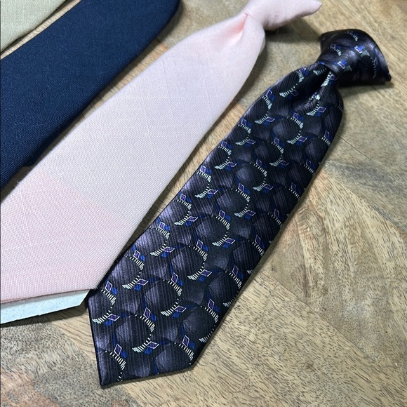 Kids clip ties  - Red, Tan, Navy, Pink, Black - Picture 6 of 9